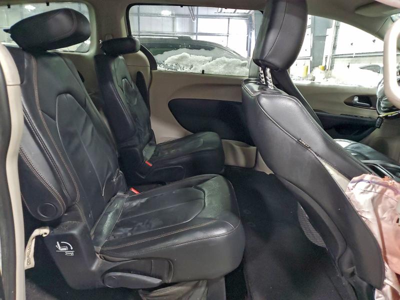 Photo 11 from auction – 2017 CHRYSLER PACIFICA T with VIN 2C4RC1BG9HR809870