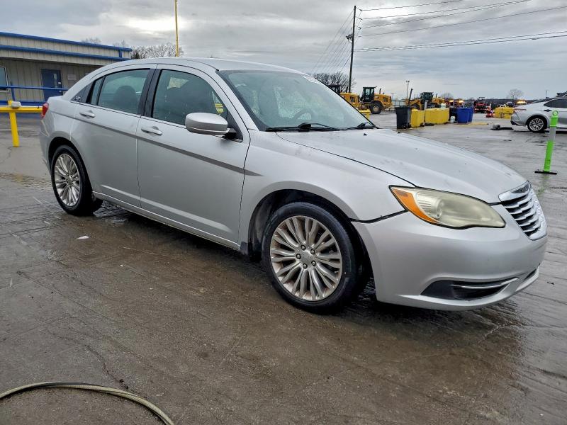 Photo 4 from auction – 2012 CHRYSLER 200 LX with VIN 1C3CCBAB3CN257083