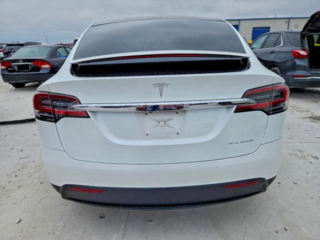Photo 6 from auction – 2020 TESLA MODEL X with VIN 5YJXCAE24LF261689