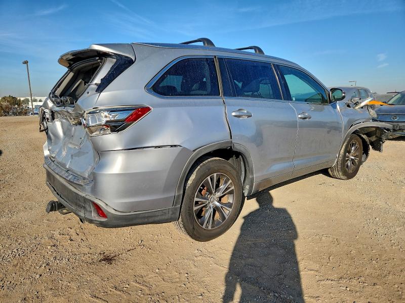 Photo 3 from auction – 2016 TOYOTA HIGHLANDER with VIN 5TDKKRFH7GS128456