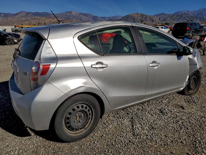 Photo 3 from auction – 2014 TOYOTA PRIUS C with VIN JTDKDTB30E1565355
