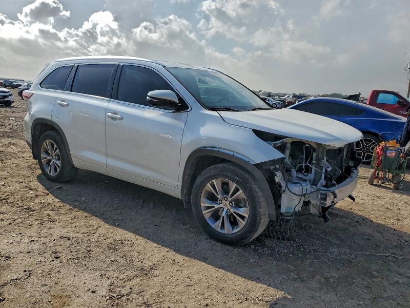 Photo 4 from auction – 2015 TOYOTA HIGHLANDER with VIN 5TDKKRFH7FS071366