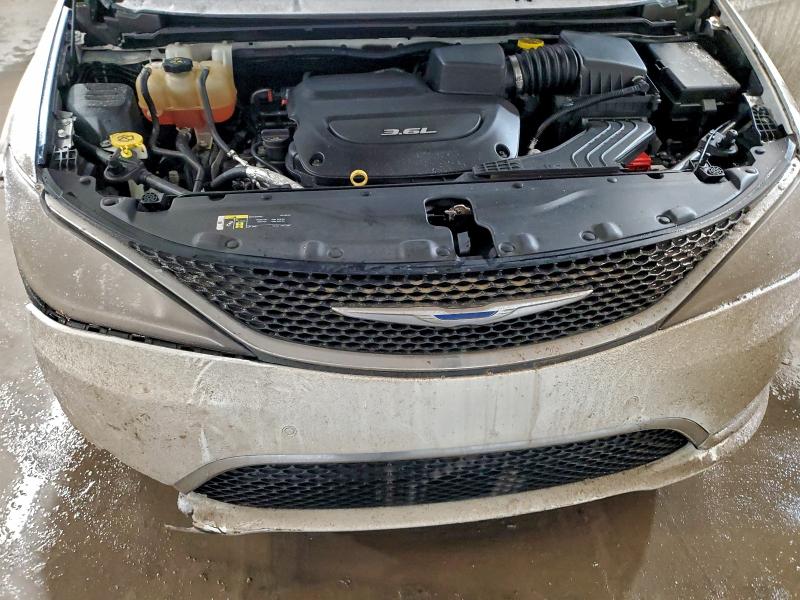 Photo 12 from auction – 2018 CHRYSLER PACIFICA T with VIN 2C4RC1FG8JR271422