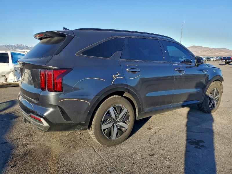 Photo 3 from auction – 2023 KIA SORENTO S with VIN 5XYRL4LC8PG209907
