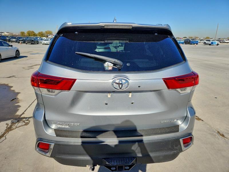 Photo 6 from auction – 2019 TOYOTA HIGHLANDER with VIN 5TDDZRFH8KS944833