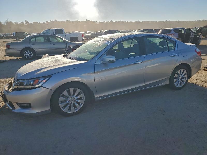 HONDA ACCORD EXL 2013 with VIN 1HGCR2F8XDA048540 - Photo from auction