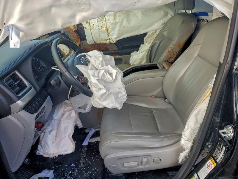Photo 7 from auction – 2015 TOYOTA HIGHLANDER with VIN 5TDJKRFH6FS175794