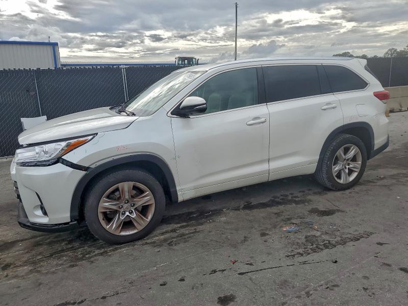 TOYOTA HIGHLANDER 2018 with VIN 5TDYZRFH2JS243012 - Photo from auction