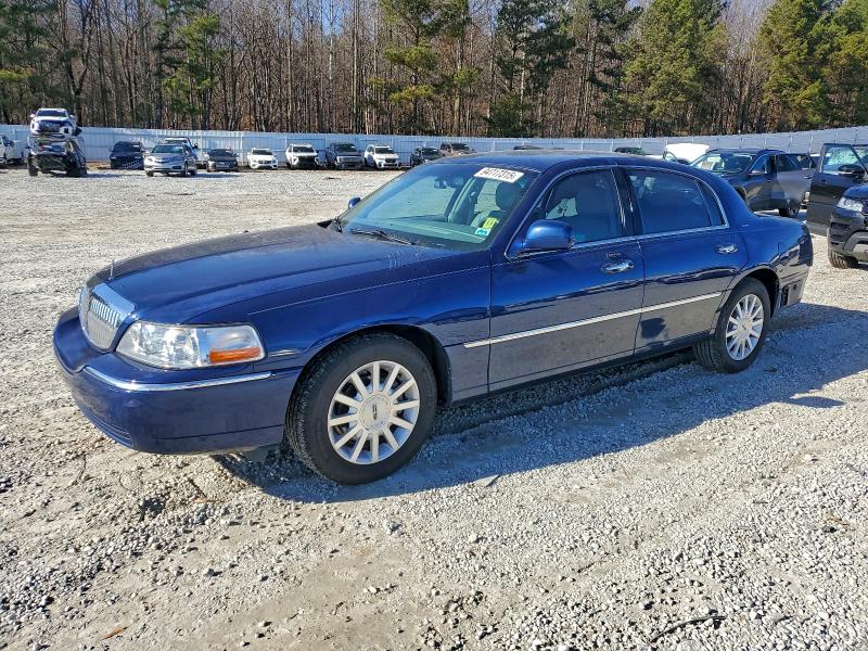 Photo 1 from auction – 2007 LINCOLN TOWN CAR S with VIN 1LNHM81VX7Y613041
