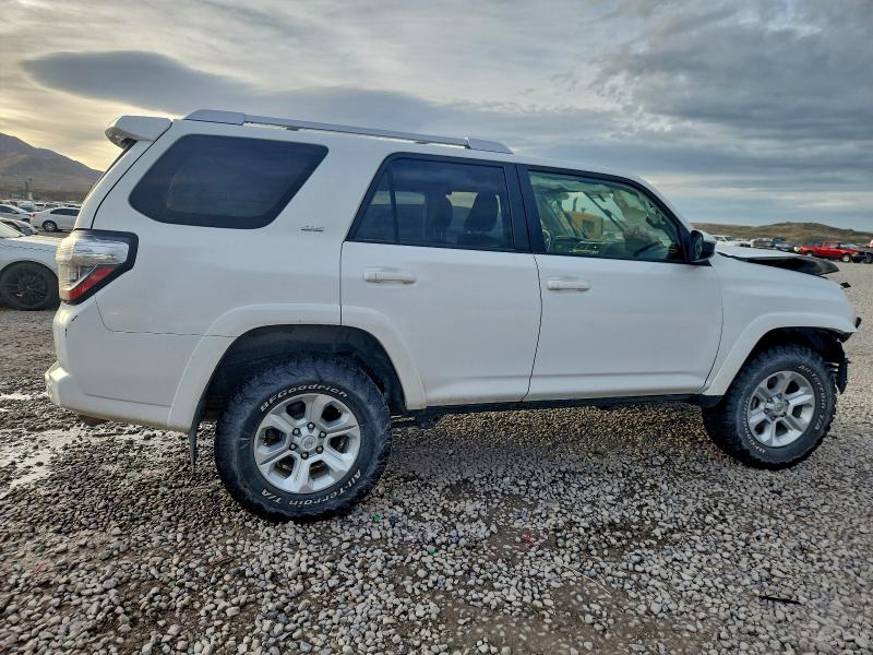 Photo 3 from auction – 2018 TOYOTA 4RUNNER SR with VIN JTEBU5JRXJ5536350