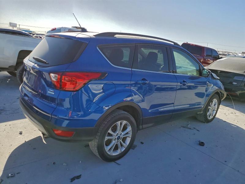 Photo 3 from auction – 2019 FORD ESCAPE SEL with VIN 1FMCU0HDXKUC02814