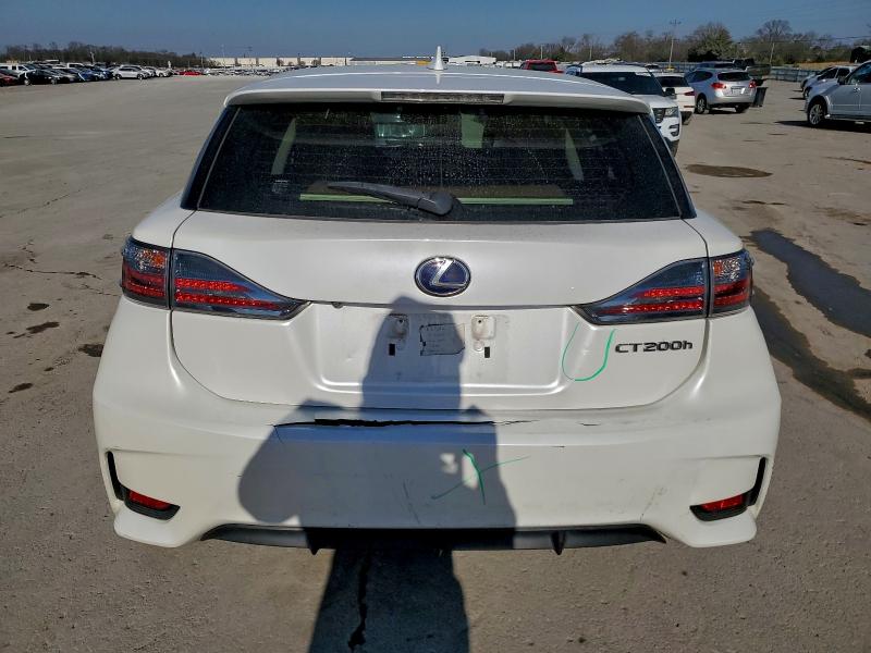 Photo 6 from auction – 2014 LEXUS CT 200 with VIN JTHKD5BH5E2180101
