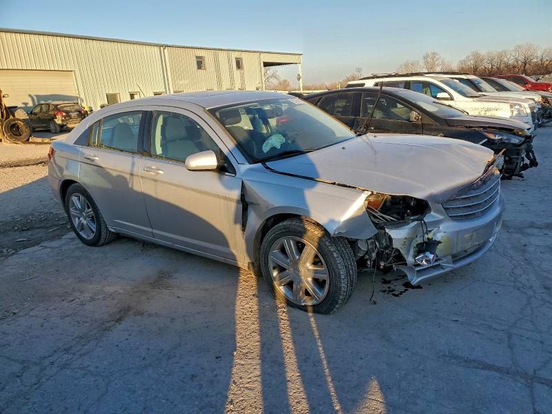 Photo 4 from auction – 2010 CHRYSLER SEBRING LI with VIN 1C3CC5FV4AN160816