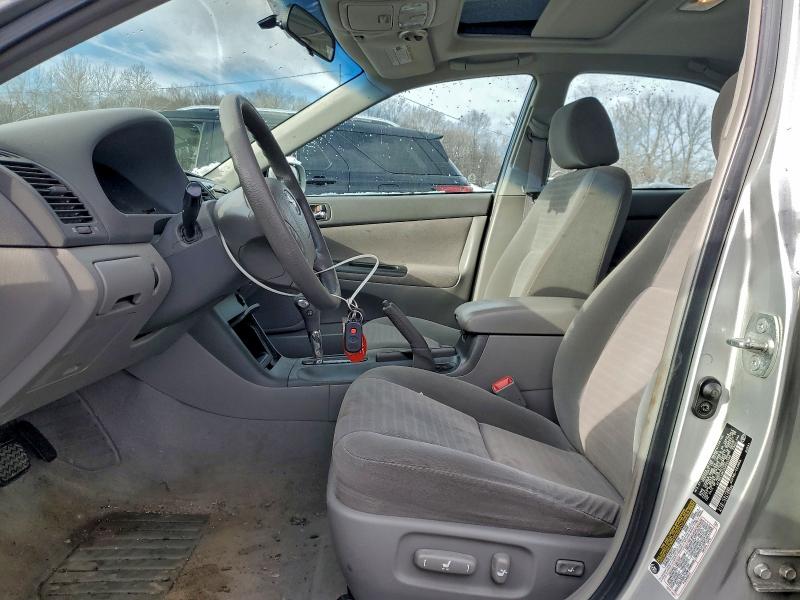 Photo 7 from auction – 2005 TOYOTA CAMRY LE with VIN 4T1BE32K35U555580