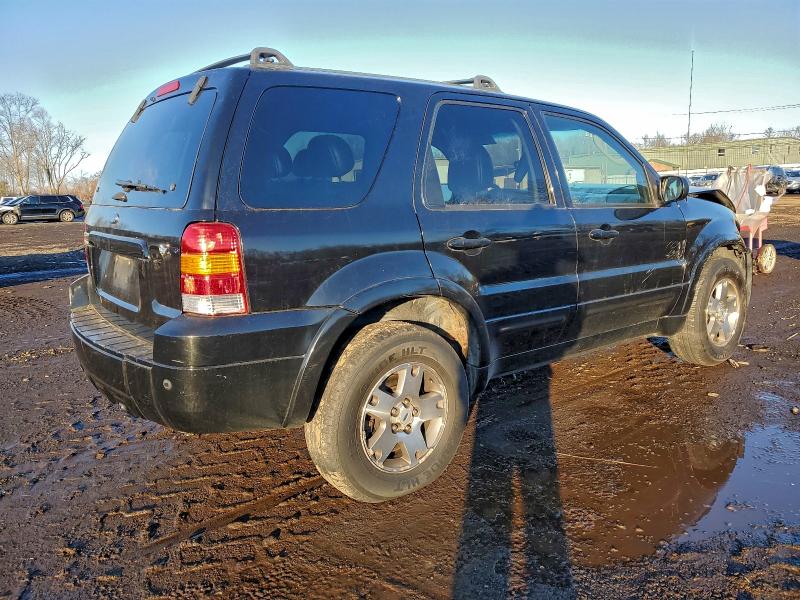 Photo 3 from auction – 2005 FORD ESCAPE LIM with VIN 1FMCU941X5KB68597