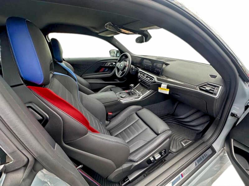 Photo 5 from auction – 2023 BMW M2 with VIN 3MF13DM07P8D54107