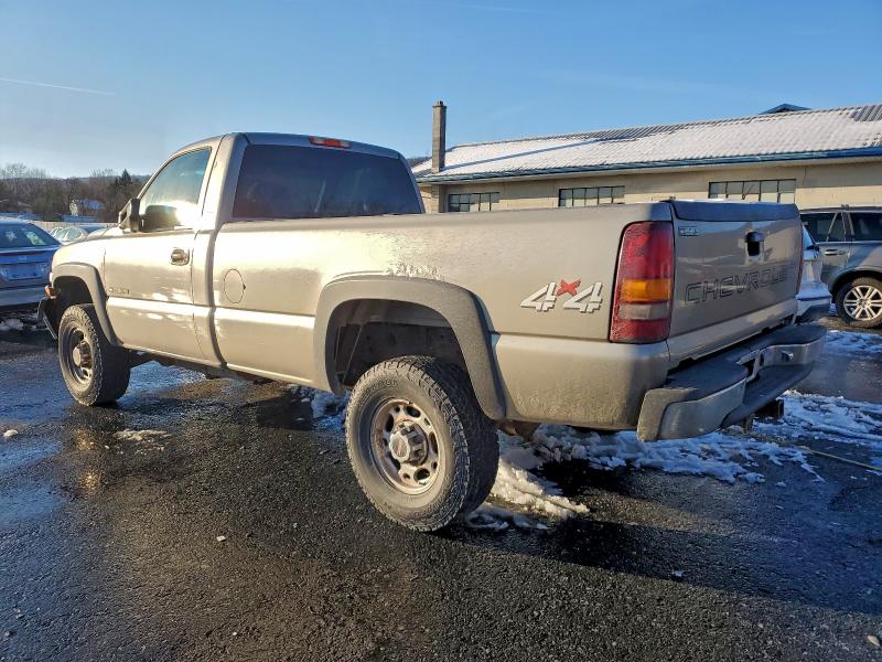 Photo 2 from auction – 2002 CHEVROLET SILVERADO with VIN 1GCHK24G42E102813