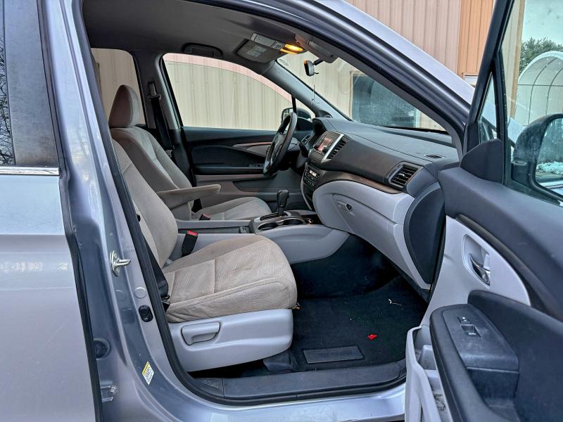Photo 5 from auction – 2016 HONDA PILOT LX with VIN 5FNYF6H1XGB086608