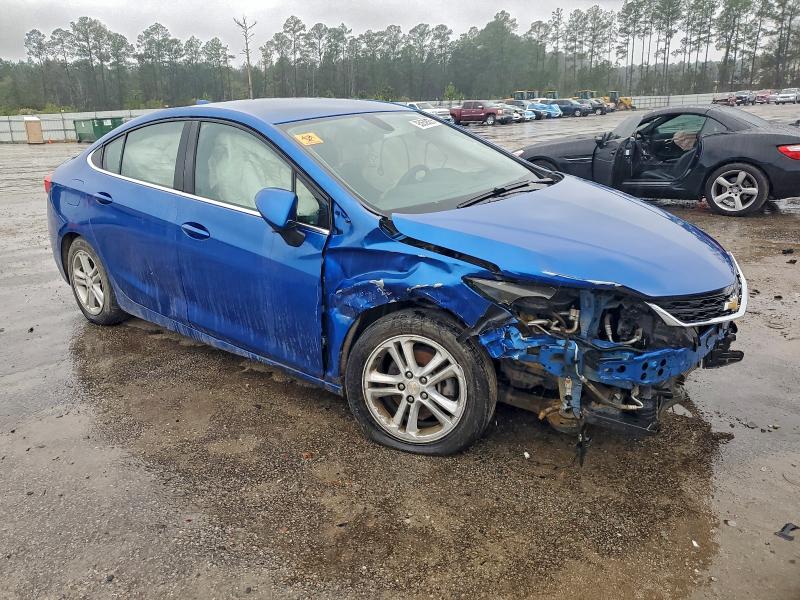 Photo 4 from auction – 2017 CHEVROLET CRUZE LT with VIN 3G1BE5SM9HS556229