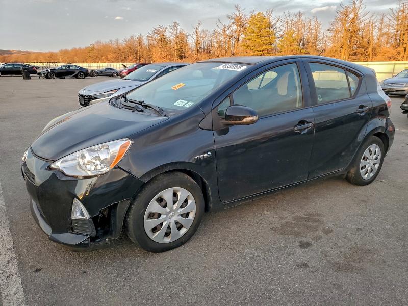 TOYOTA PRIUS C 2013 with VIN JTDKDTB31D1550071 - Photo from auction