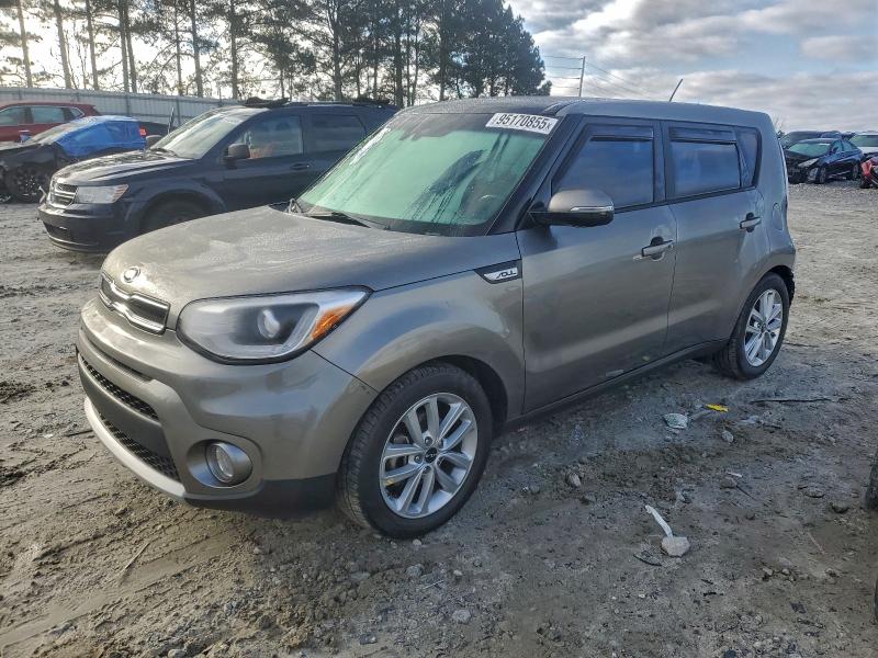 KIA SOUL + 2019 with VIN KNDJP3A51K7011935 - Photo from auction