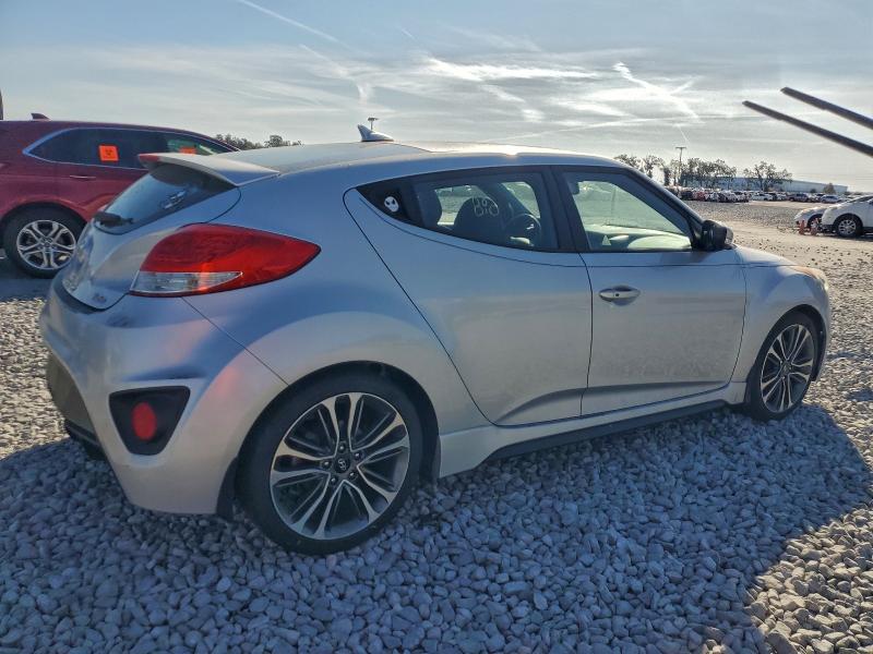 Photo 3 from auction – 2016 HYUNDAI VELOSTER T with VIN KMHTC6AE6GU287229