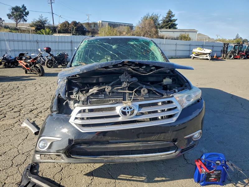 Photo 5 from auction – 2013 TOYOTA HIGHLANDER with VIN 5TDZK3EH8DS108743