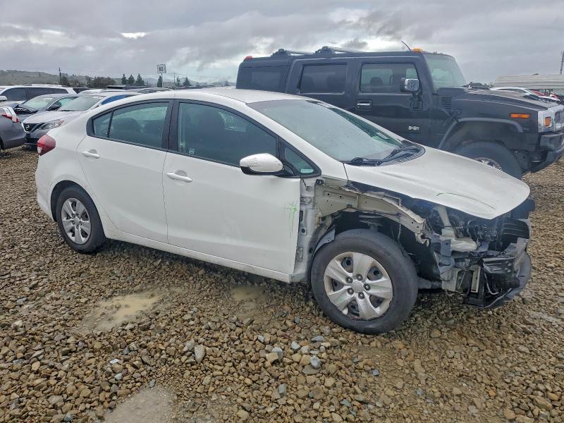 Photo 4 from auction – 2018 KIA FORTE LX with VIN 3KPFK4A77JE221434