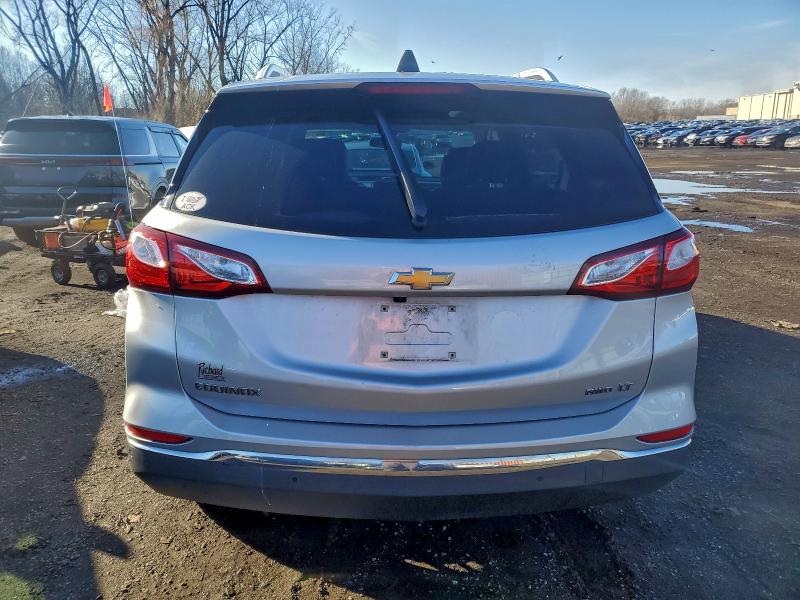 Photo 6 from auction – 2020 CHEVROLET EQUINOX LT with VIN 3GNAXUEV2LS684078