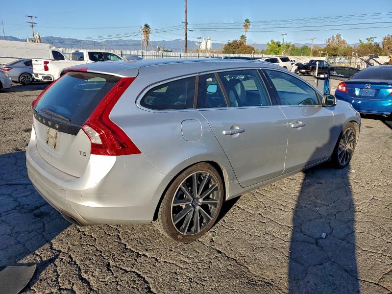 Photo 3 from auction – 2016 VOLVO V60 with VIN YV140MEK1G1305475