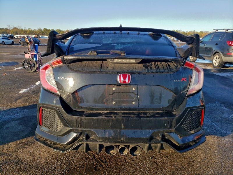 Photo 6 from auction – 2017 HONDA CIVIC TYPE with VIN SHHFK8G73HU202669