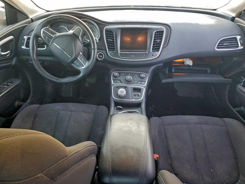 Photo 8 from auction – 2015 CHRYSLER 200 LIMITE with VIN 1C3CCCAB3FN653542