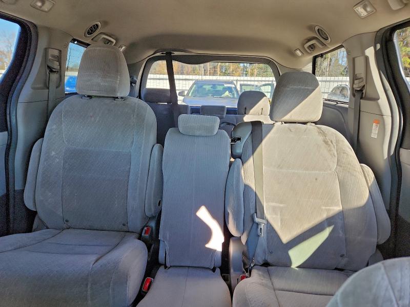 Photo 10 from auction – 2017 TOYOTA SIENNA LE with VIN 5TDKZ3DC6HS842502