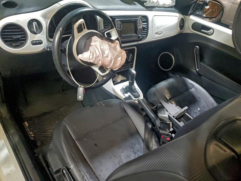 Photo 8 from auction – 2018 VOLKSWAGEN BEETLE S with VIN 3VW5DAAT8JM516577