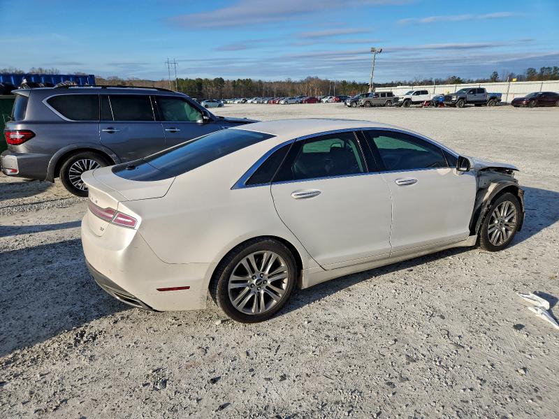 Photo 3 from auction – 2015 LINCOLN MKZ with VIN 3LN6L2GK5FR619833