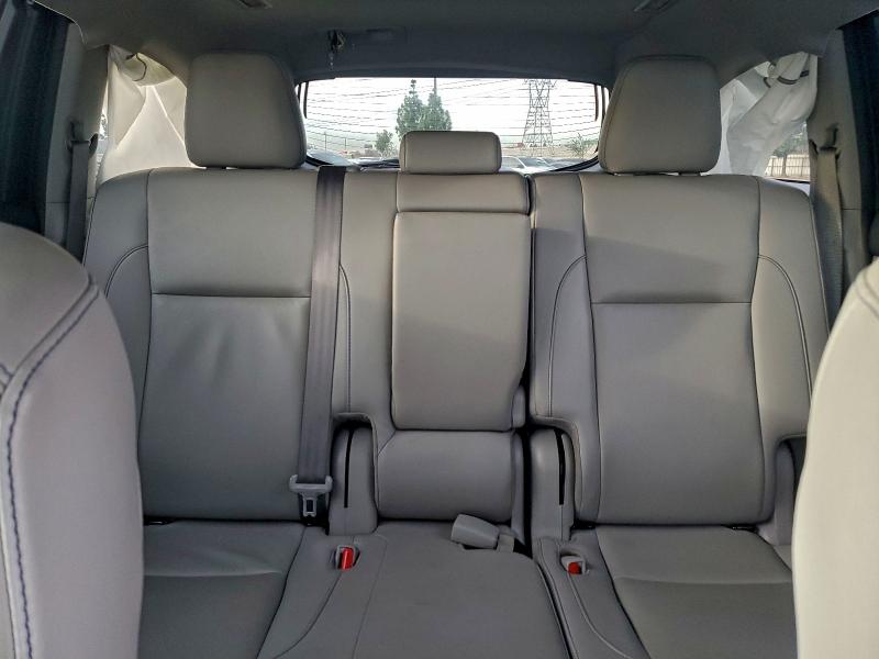 Photo 10 from auction – 2019 TOYOTA HIGHLANDER with VIN 5TDKZRFH7KS555916