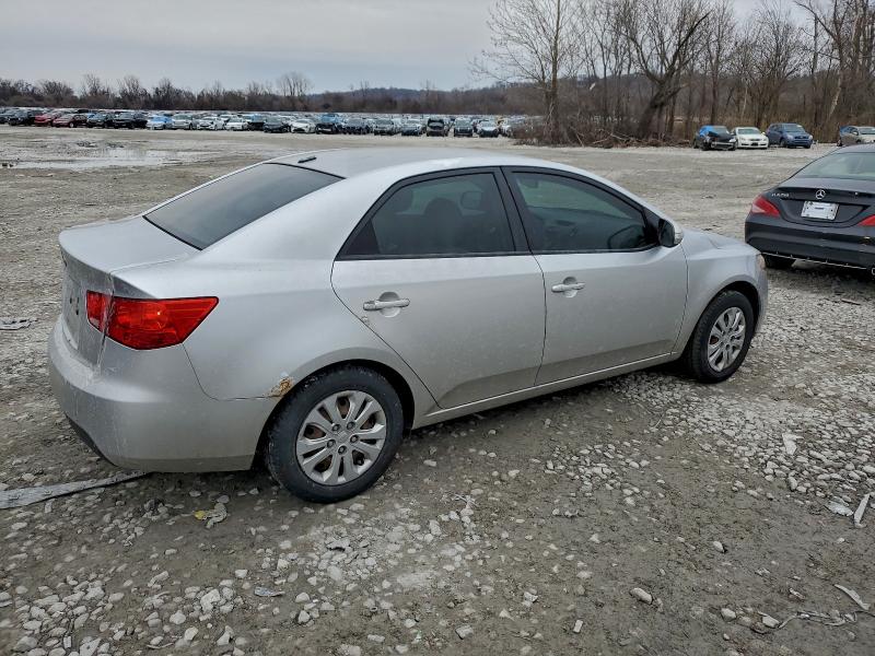 Photo 3 from auction – 2010 KIA FORTE EX with VIN KNAFU4A26A5809316