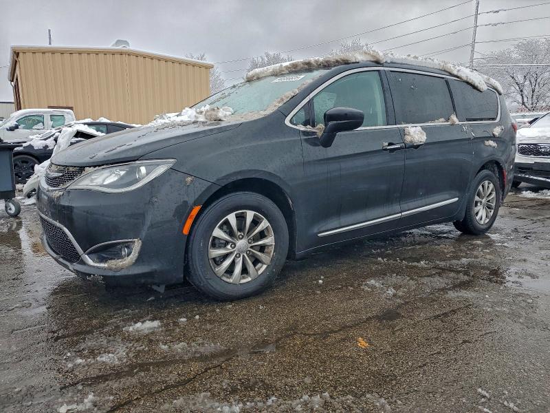 CHRYSLER PACIFICA T 2017 with VIN 2C4RC1BG6HR703182 - Photo from auction