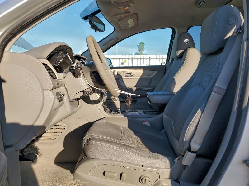 Photo 7 from auction – 2017 CHEVROLET TRAVERSE L with VIN 1GNKRFKD7HJ294267