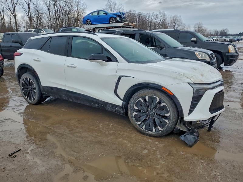 Photo 4 from auction – 2024 CHEVROLET BLAZER with VIN 3GNKDCRJ6RS164750
