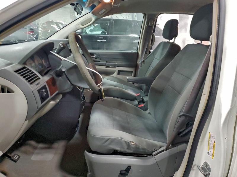 Photo 7 from auction – 2010 CHRYSLER TOWN & COU with VIN 2A4RR4DE8AR309596