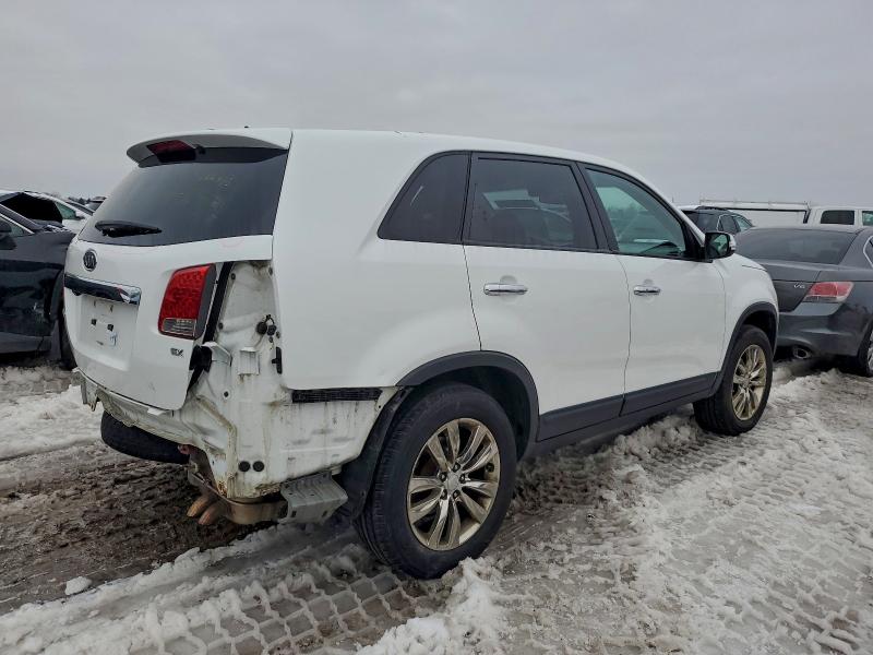 Photo 3 from auction – 2011 KIA SORENTO EX with VIN 5XYKU4A15BG016560