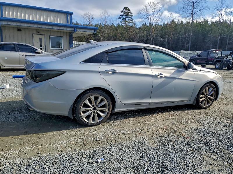 Photo 3 from auction – 2013 HYUNDAI SONATA SE with VIN 5NPEC4AC0DH721473