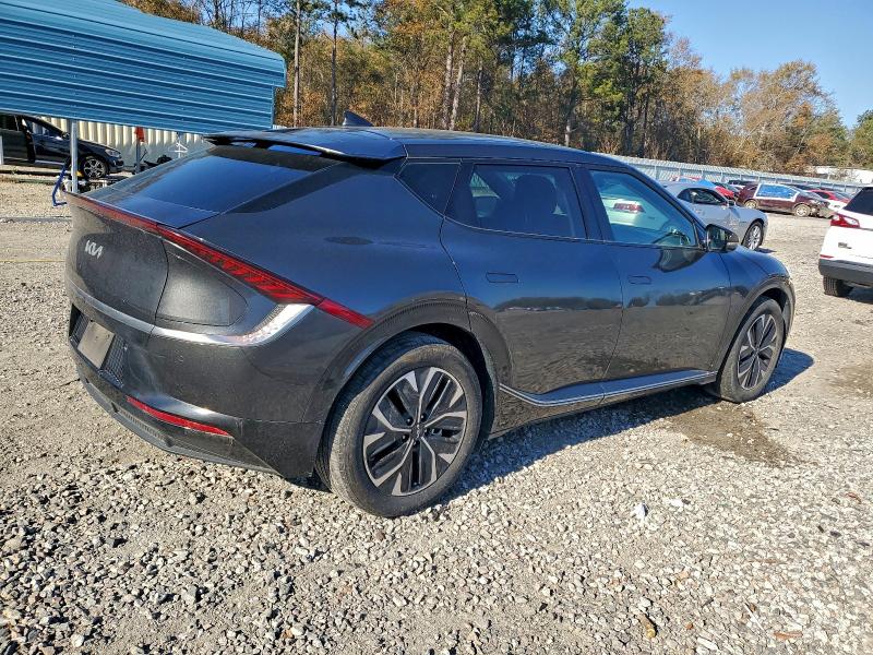 Photo 3 from auction – 2022 KIA EV6 LIGHT with VIN KNDC34LA6N5031103