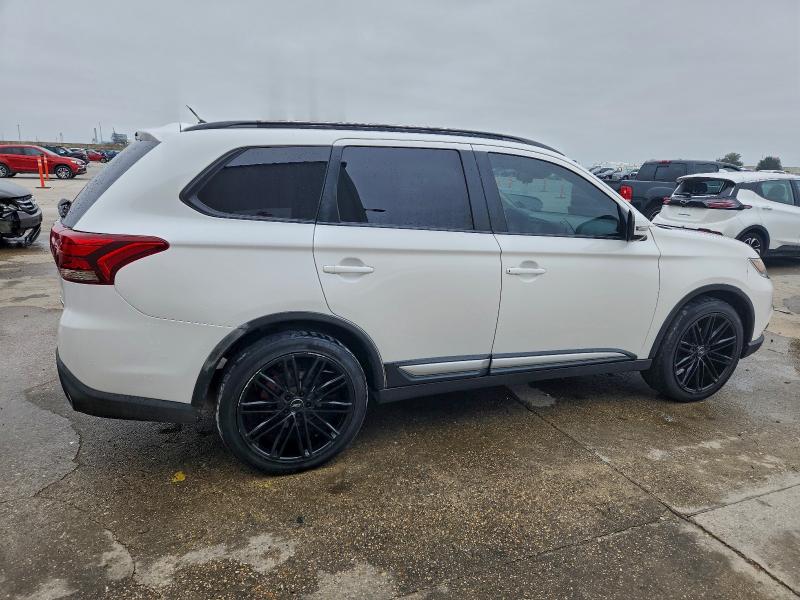 Photo 3 from auction – 2016 MITSUBISHI OUTLANDER with VIN JA4AD3A37GZ037565
