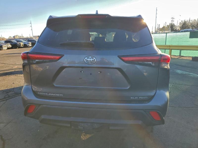 Photo 6 from auction – 2021 TOYOTA HIGHLANDER with VIN 5TDHZRBH7MS084692