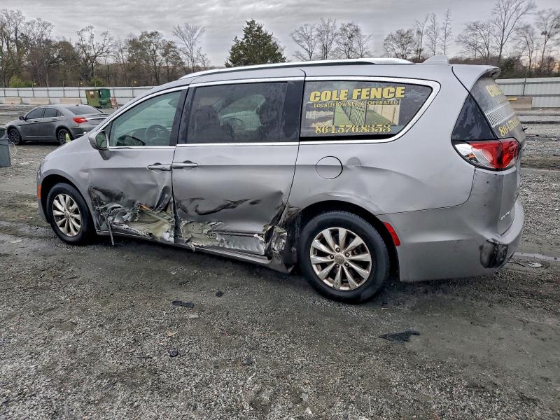 Photo 2 from auction – 2018 CHRYSLER PACIFICA T with VIN 2C4RC1BG7JR257243