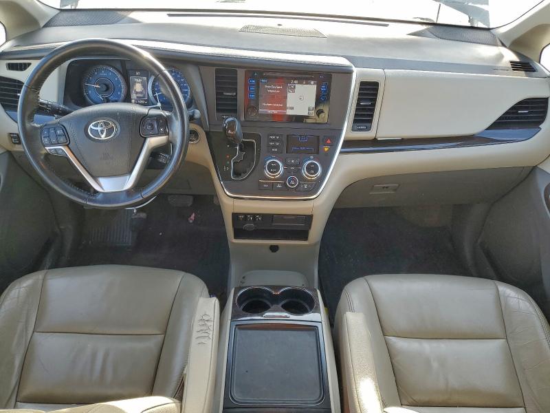 Photo 8 from auction – 2017 TOYOTA SIENNA XLE with VIN 5TDYZ3DCXHS888022