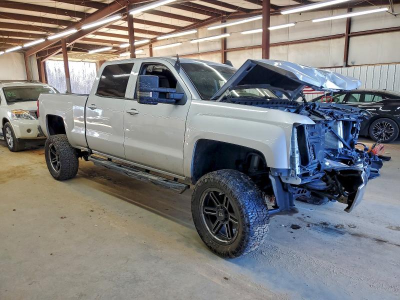 Photo 4 from auction – 2016 CHEVROLET SILVERADO with VIN 3GCUKREC4GG310211