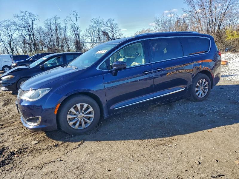 CHRYSLER PACIFICA T 2018 with VIN 2C4RC1EG7JR108360 - Photo from auction